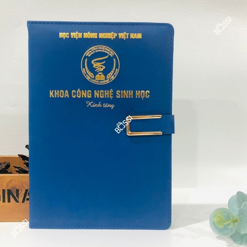 Sổ da B5 dập chìm ép nhũ logo HV Nông Nghiệp