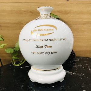 Bình hút tài lộc sứ vẽ vàng 24k - Tháp rùa logo Đại Việt được vẽ riêng tên từng khách hàng